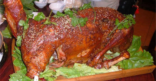 新疆十大名菜排行榜：牛羊肉居多，大盘鸡上榜